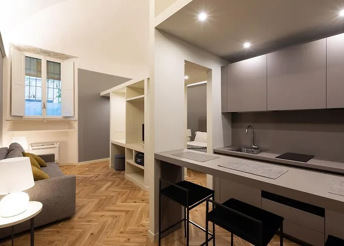 Konukevi Palazzo Liberati - Manu Maison 4*